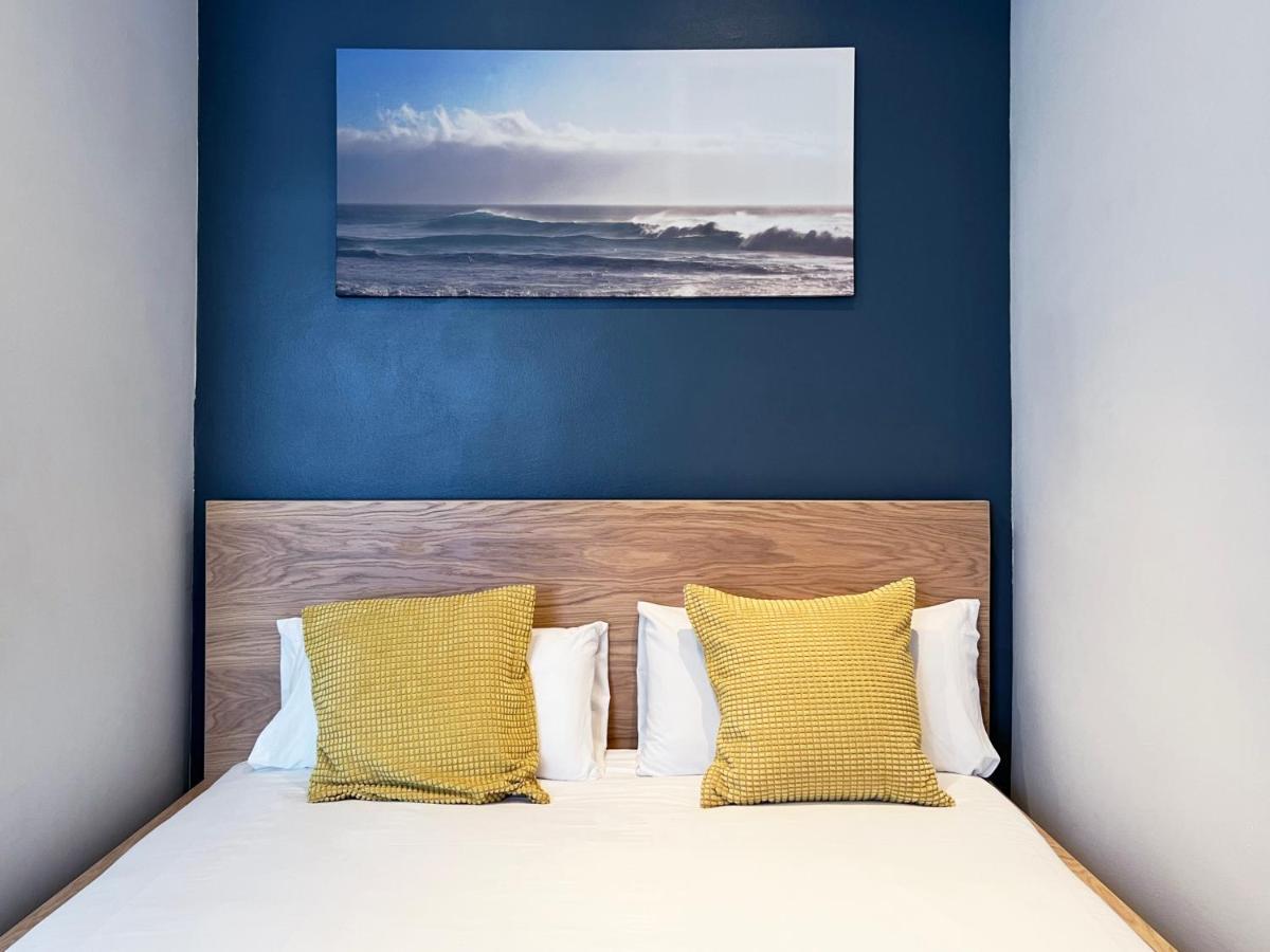 Stay U-Nique Apartments Travessera Barcelona Bagian luar foto