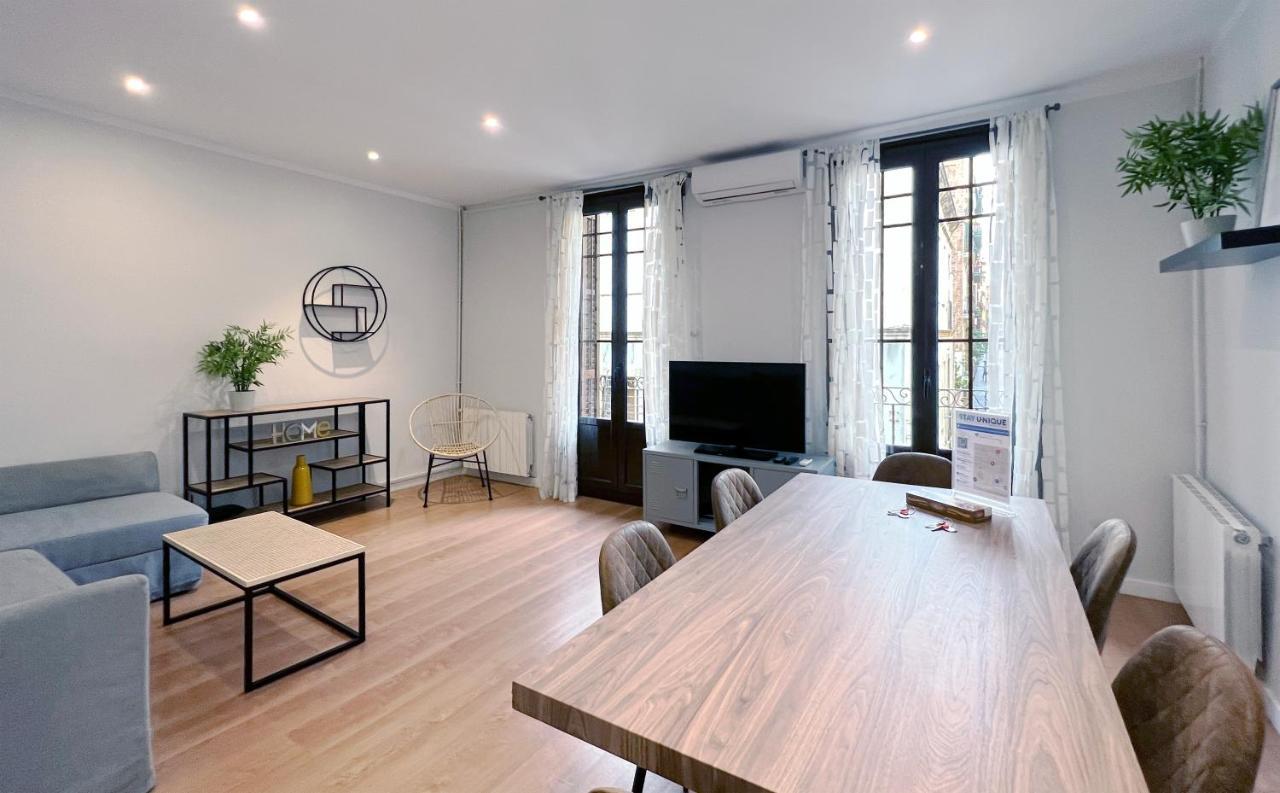 Stay U-Nique Apartments Travessera Barcelona Bagian luar foto